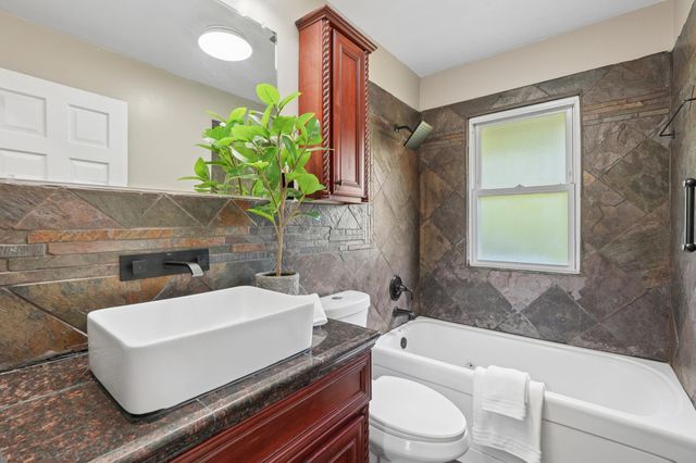 761 Bartelmy Lane N, Maplewood, MN 55119