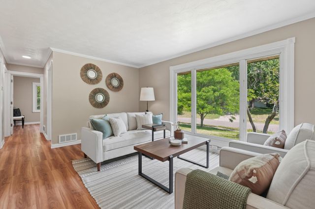 761 Bartelmy Lane N, Maplewood, MN 55119