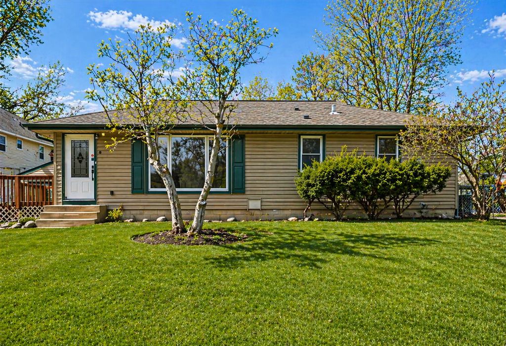 761 Bartelmy Lane N, Maplewood, MN 55119