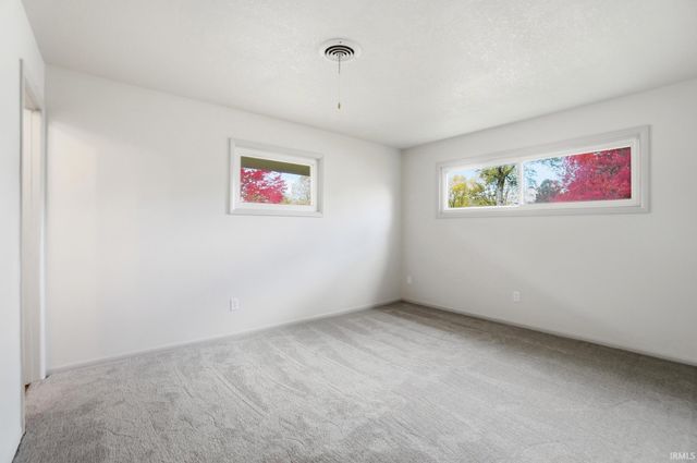 7028 Blackhawk Lane, Fort Wayne, IN 46815