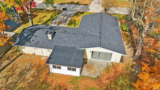 7028 Blackhawk Lane, Fort Wayne, IN 46815