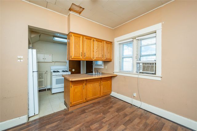 1077 27th Street, Des Moines, IA 50311