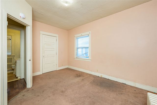 1077 27th Street, Des Moines, IA 50311