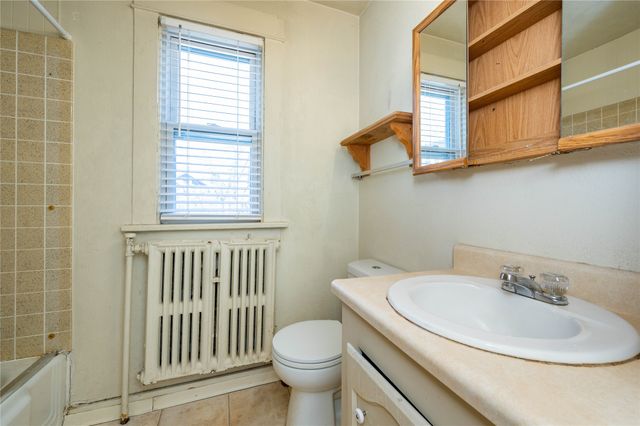 1077 27th Street, Des Moines, IA 50311