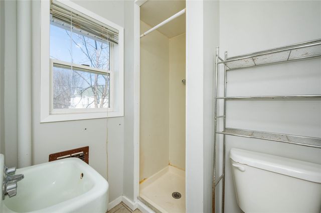 1077 27th Street, Des Moines, IA 50311