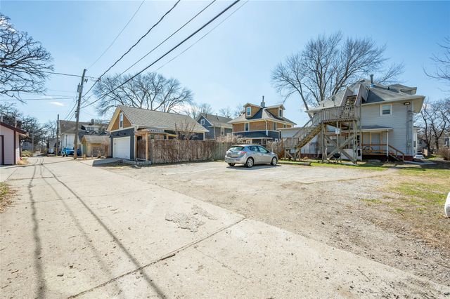 1077 27th Street, Des Moines, IA 50311