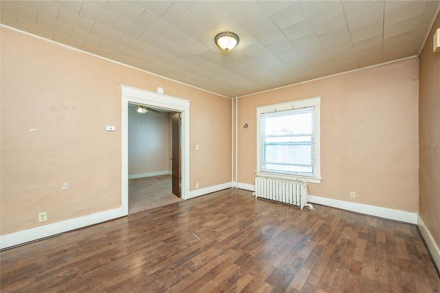 1077 27th Street, Des Moines, IA 50311