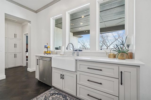 6800 Jay Crest Drive, Edmond, OK 73034