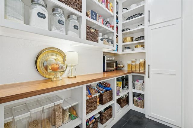 6800 Jay Crest Drive, Edmond, OK 73034