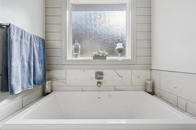 6800 Jay Crest Drive, Edmond, OK 73034