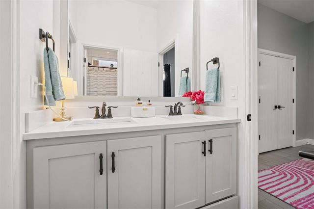 6800 Jay Crest Drive, Edmond, OK 73034