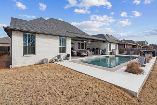 6800 Jay Crest Drive, Edmond, OK 73034