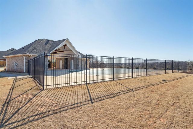 6800 Jay Crest Drive, Edmond, OK 73034