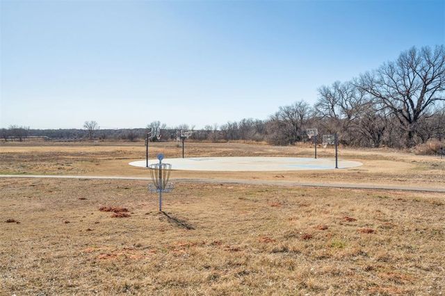 6800 Jay Crest Drive, Edmond, OK 73034