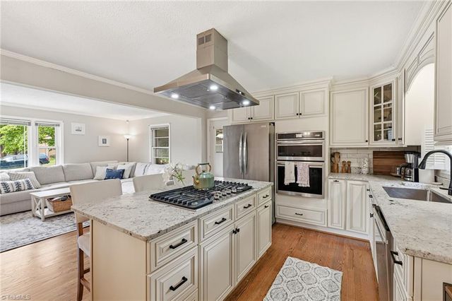 136 Queensbury Road, Winston-salem, NC 27104