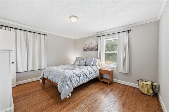 136 Queensbury Road, Winston-salem, NC 27104