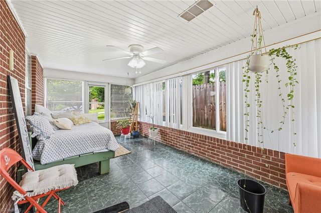 136 Queensbury Road, Winston-salem, NC 27104
