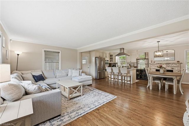 136 Queensbury Road, Winston-salem, NC 27104