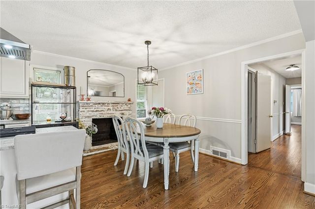 136 Queensbury Road, Winston-salem, NC 27104