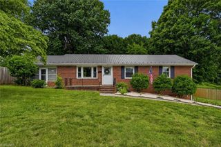 136 Queensbury Road, Winston-salem, NC 27104