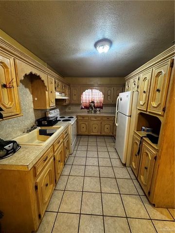 195 Naranjo Avenue, Roma, TX 78584