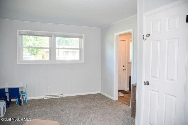 20 Marie Parkway, Colonie, NY 12211