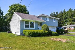20 Marie Parkway, Colonie, NY 12211