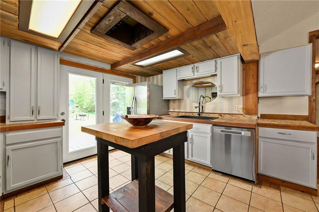 92 Z Street, Lake Lotawana, MO 64086