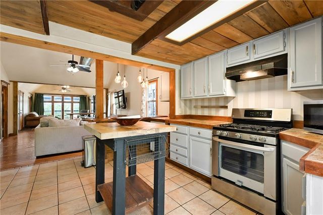 92 Z Street, Lake Lotawana, MO 64086