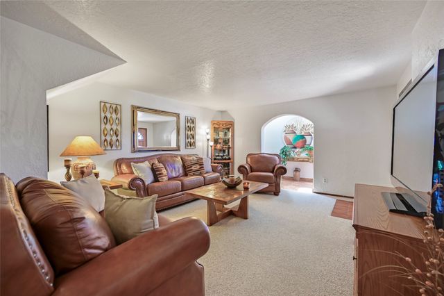 1307 Camino Sierra Vista, Santa Fe, NM 87505
