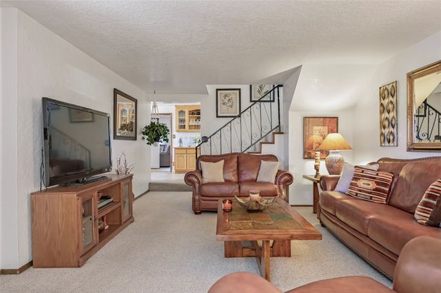 1307 Camino Sierra Vista, Santa Fe, NM 87505
