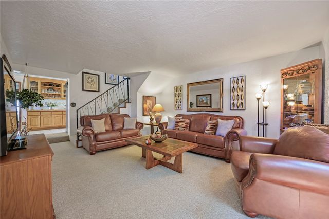 1307 Camino Sierra Vista, Santa Fe, NM 87505