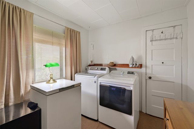 1307 Camino Sierra Vista, Santa Fe, NM 87505