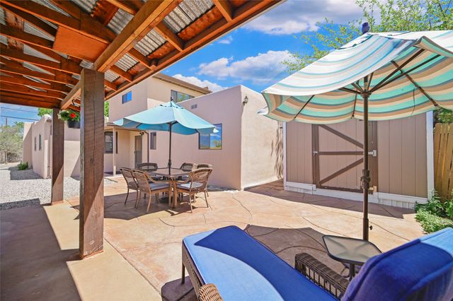 1307 Camino Sierra Vista, Santa Fe, NM 87505