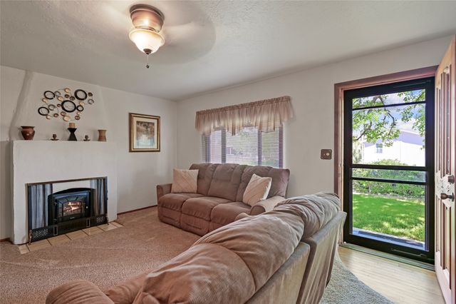 1307 Camino Sierra Vista, Santa Fe, NM 87505