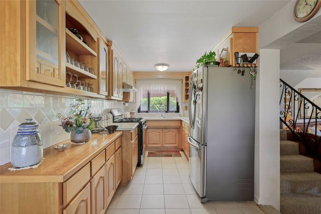 1307 Camino Sierra Vista, Santa Fe, NM 87505