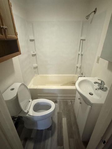 1919 S Wisconsin Avenue, Beloit, WI 53511