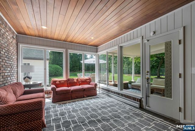 110 Ackerman Avenue, Ho-ho-kus, NJ 07423