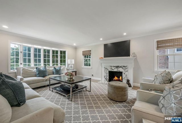 110 Ackerman Avenue, Ho-ho-kus, NJ 07423