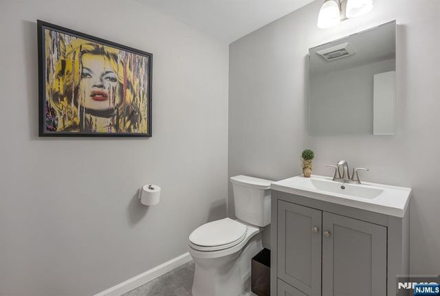 110 Ackerman Avenue, Ho-ho-kus, NJ 07423