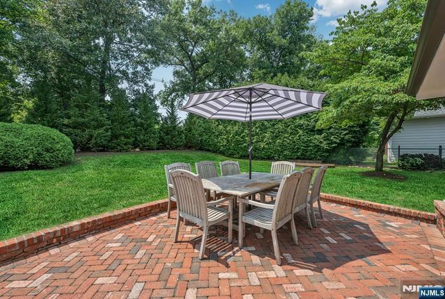 110 Ackerman Avenue, Ho-ho-kus, NJ 07423