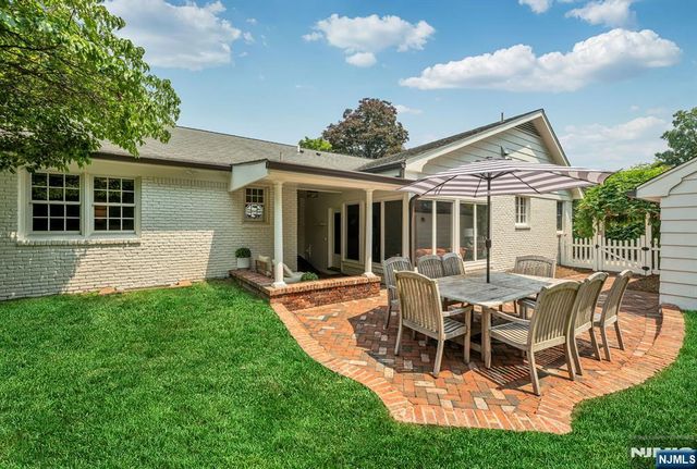 110 Ackerman Avenue, Ho-ho-kus, NJ 07423