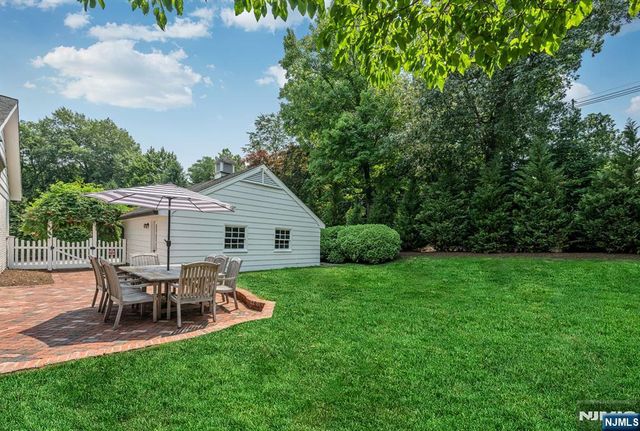 110 Ackerman Avenue, Ho-ho-kus, NJ 07423