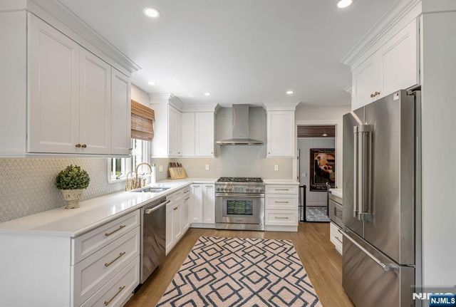 110 Ackerman Avenue, Ho-ho-kus, NJ 07423