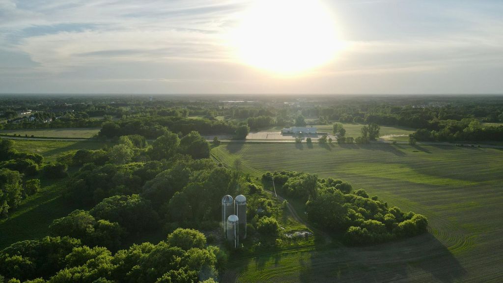 1300 Heritage Boulevard NE, Isanti, MN 55040 — exterior