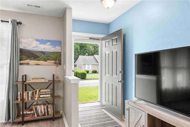 812 Gloss ST, Chesapeake, VA 23322