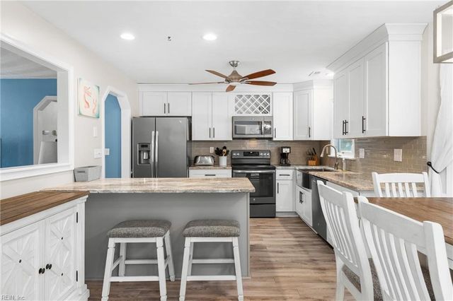 812 Gloss ST, Chesapeake, VA 23322