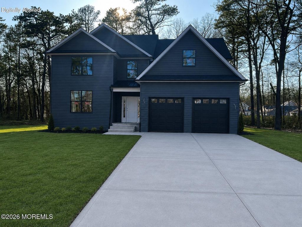 2 Railroad Avenue, Bayville, NJ 08721
