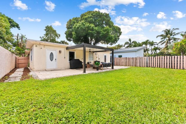 829 NE 17th Street, Fort Lauderdale, FL 33305