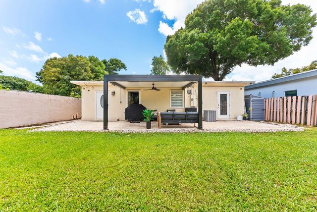 829 NE 17th Street, Fort Lauderdale, FL 33305